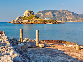 חורבות עתיקות בקוס