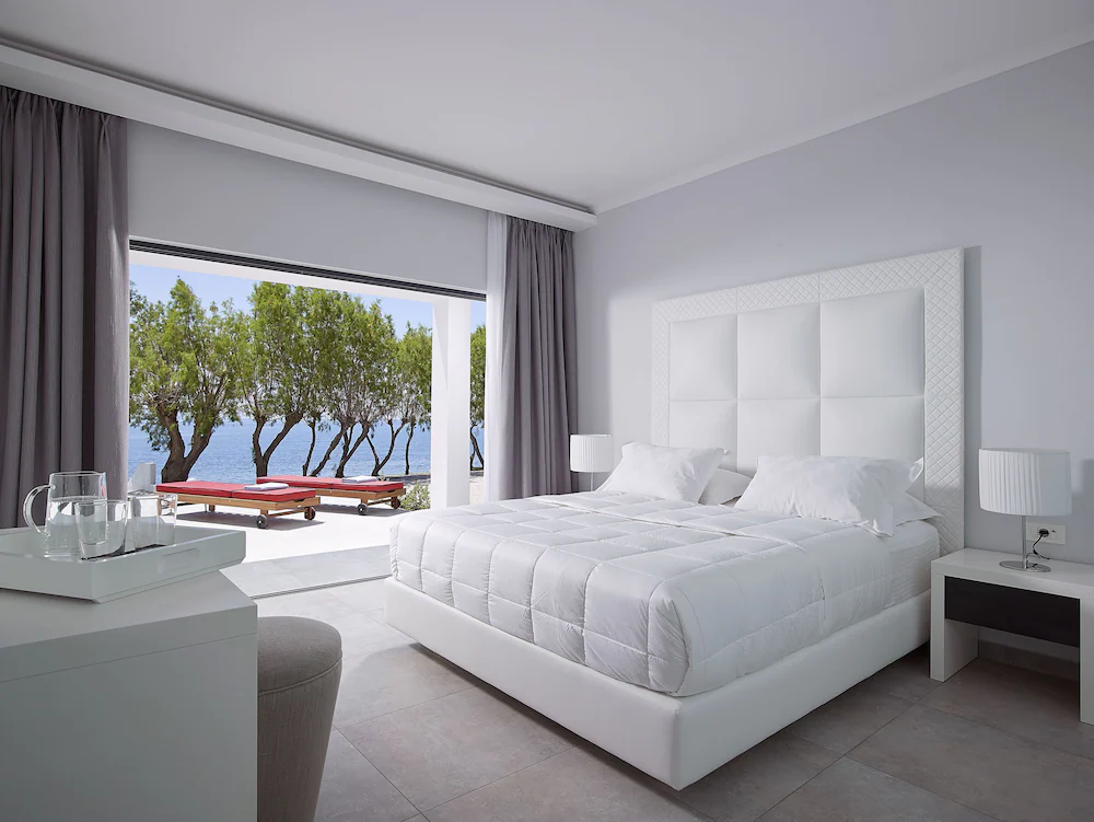 Dimitra Beach Hotel & Suites