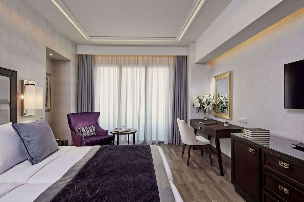 Electra Metropolis Hotel